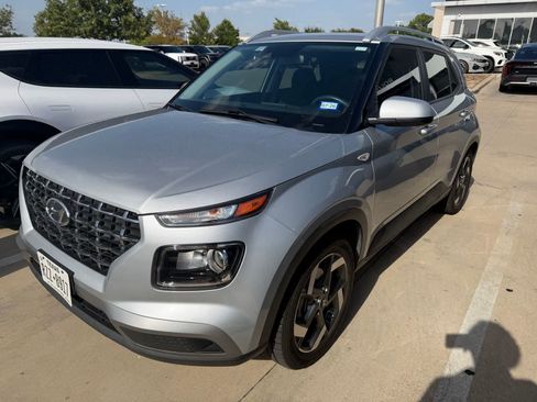 Used 2022 Hyundai Venue SEL w/ Cargo Package FWD image 1