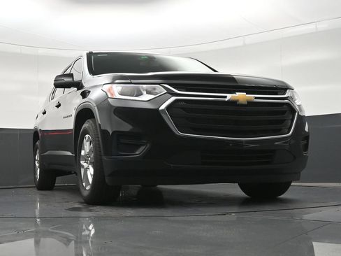 Used 2021 Chevrolet Traverse LS FWD image 30