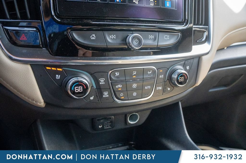Used 2023 Chevrolet Traverse Premier FWD image 9