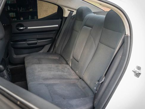 Used 2010 Dodge Charger SXT RWD image 17