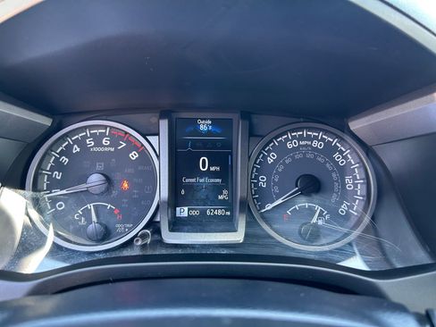 Used 2023 Toyota Tacoma TRD Off-Road w/ Technology Package AWD/4WD image 16