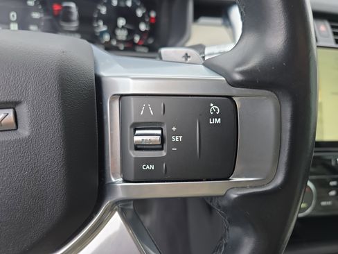 Used 2021 Land Rover Discovery S image 30