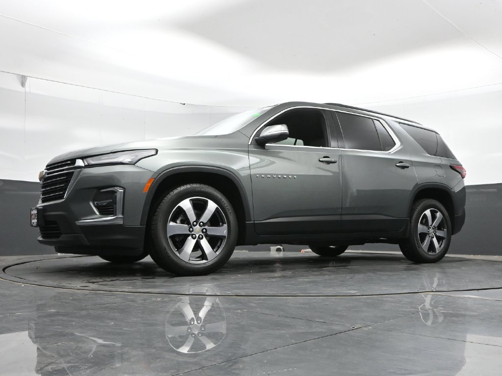 Used 2022 Chevrolet Traverse LT w/ LT Premium Package AWD/4WD image 46