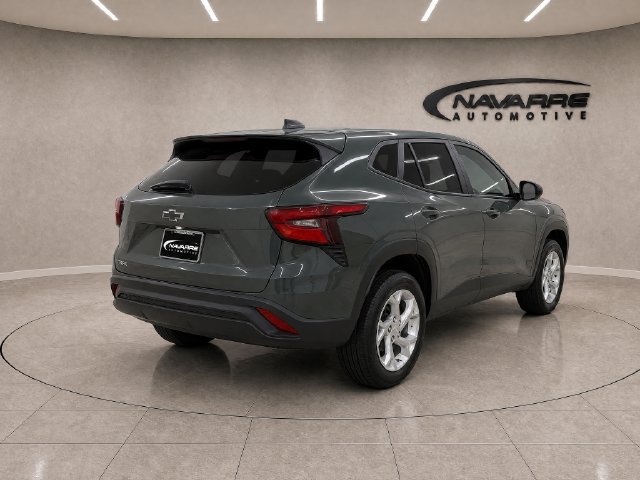 Used 2026 Chevrolet Trax LS w/ LS Convenience Package FWD image 8