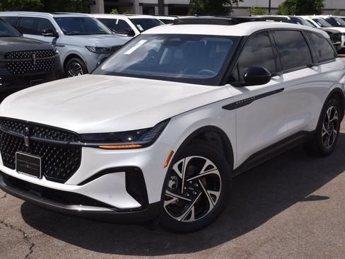 New 2026 Lincoln Nautilus Premier w/ Equipment Group 102A image 19