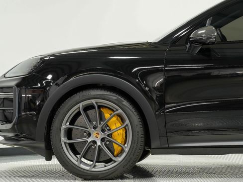 Used 2024 Porsche Cayenne Turbo GT AWD/4WD image 14