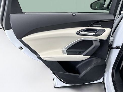 Used 2025 Audi Q5 2.0T Premium Plus w/ Premium Plus image 25