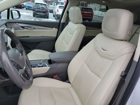Certified 2023 Cadillac XT5 Premium Luxury image 5