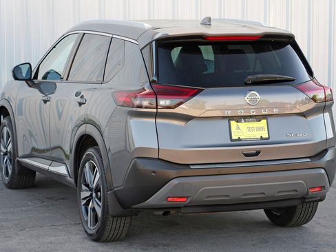 Used 2021 Nissan Rogue SL w/ Premium Package image 47