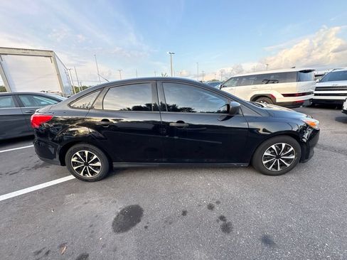 Used 2018 Ford Focus S FWD image 2