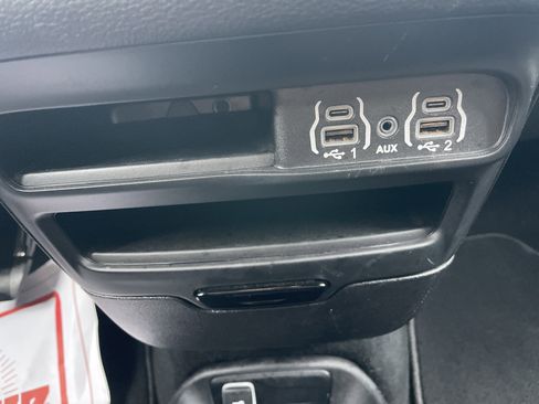 Used 2023 Chrysler Pacifica Touring-L w/ S Appearance Package image 48