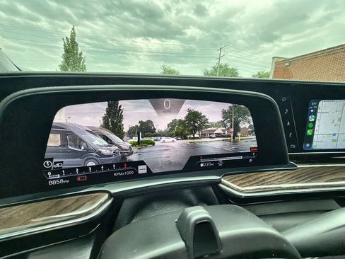Used 2024 Cadillac Escalade Sport Platinum AWD/4WD image 10