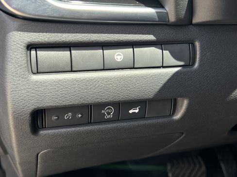 Used 2023 Nissan Rogue SL w/ SL Premium Package FWD image 14