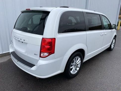 Used 2020 Dodge Grand Caravan SXT image 2