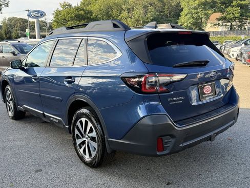 Used 2022 Subaru Outback Premium image 8