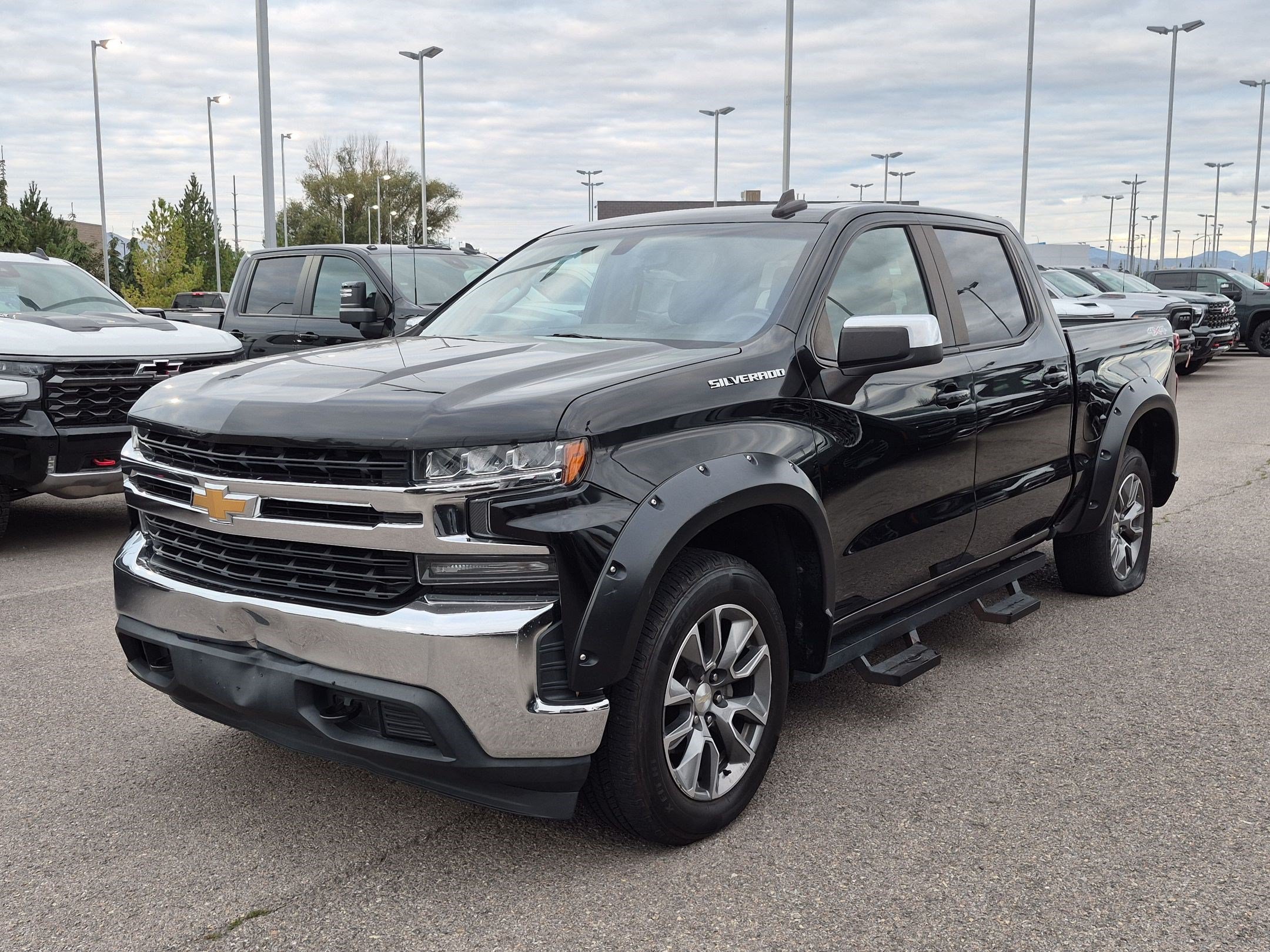 Used 2020 Chevrolet Silverado 1500 LT AWD/4WD image 8