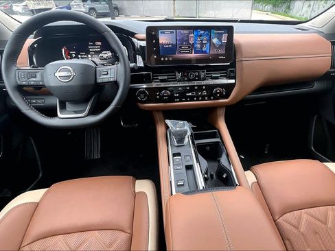 New 2026 Nissan Pathfinder Platinum FWD image 5