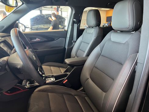 Used 2023 Chevrolet TrailBlazer RS w/ Convenience Package FWD image 40