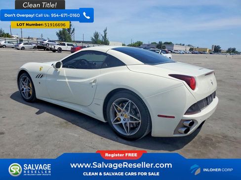 Used 2013 Ferrari California RWD image 3