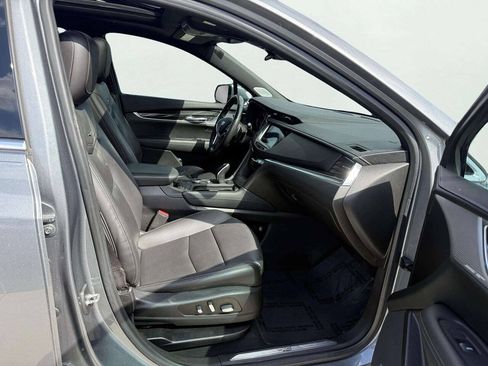 Used 2021 Cadillac XT5 Premium Luxury FWD image 12