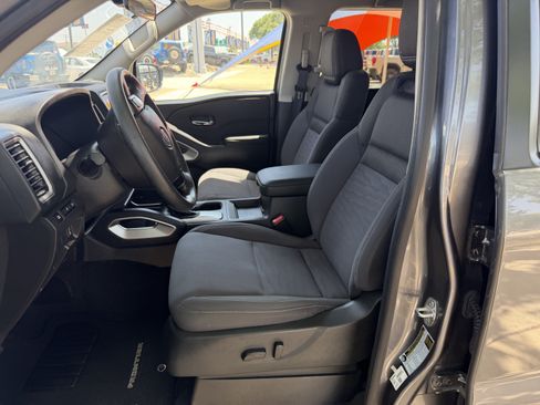 Used 2023 Nissan Frontier SV w/ Technology Package AWD/4WD image 15