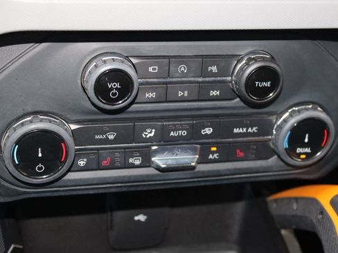 Used 2022 Ford Bronco Badlands image 15