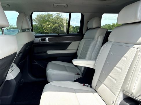 Used 2025 Hyundai Santa Fe Calligraphy FWD image 16