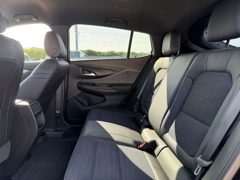 Used 2025 Buick Envista Preferred image 23