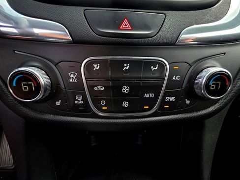 Used 2020 Chevrolet Equinox LT FWD image 32