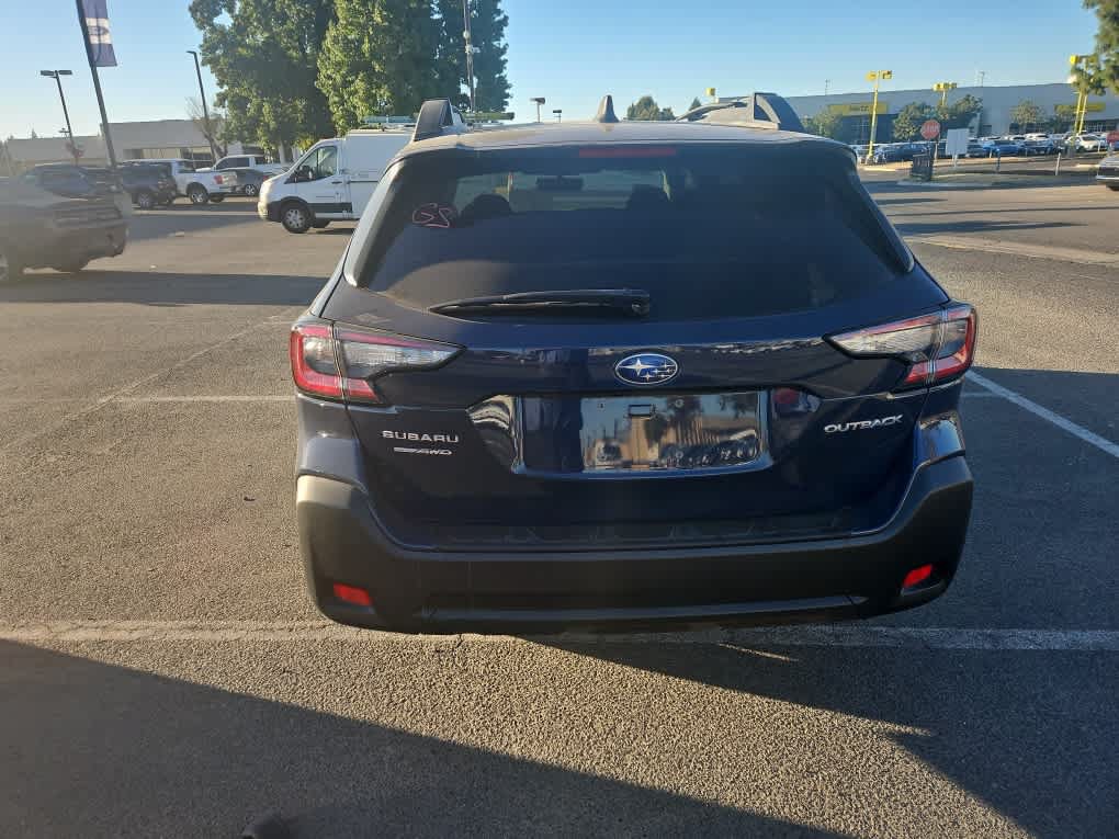 Used 2025 Subaru Outback Premium AWD/4WD image 7