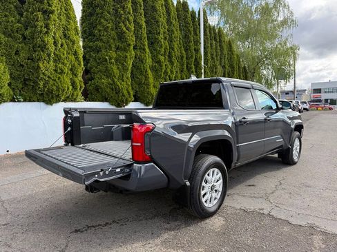 Used 2025 Toyota Tacoma SR5 image 9