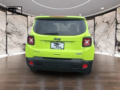 Used 2018 Jeep Renegade Latitude AWD/4WD image 6