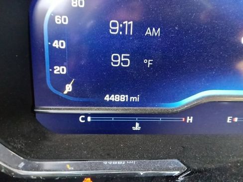 Used 2024 Chevrolet Silverado 1500 LT AWD/4WD image 9