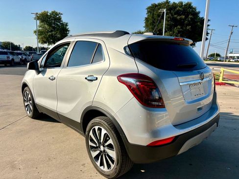 Used 2021 Buick Encore Preferred FWD image 3