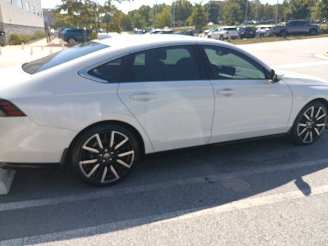 Used 2024 Honda Accord Touring image 6