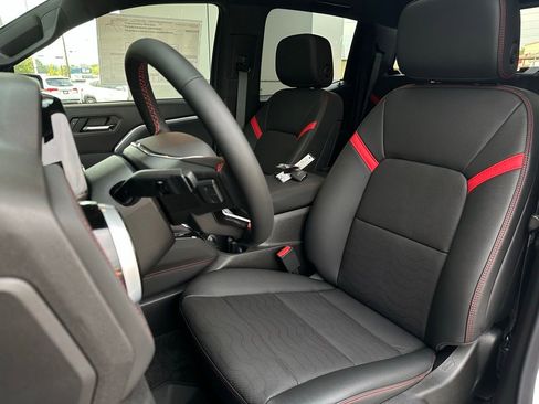 New 2026 Chevrolet Colorado Z71 w/ Technology Package image 12