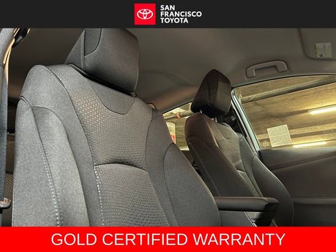 Certified 2022 Toyota Prius LE FWD image 18