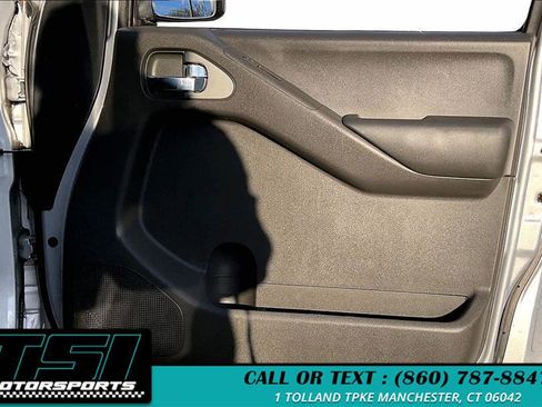 Used 2011 Nissan Frontier SV w/ SV Premium Utility Pkg image 25