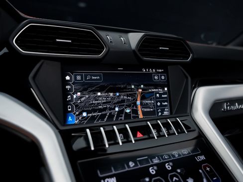 Used 2019 Lamborghini Urus AWD/4WD image 47