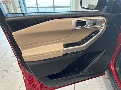 Used 2023 Ford Explorer Limited w/ Equipment Group 301A image 12