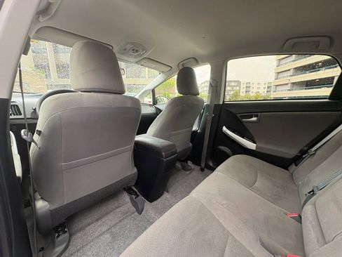 Used 2015 Toyota Prius Three image 12