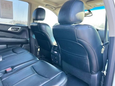 Used 2015 Nissan Pathfinder SL w/ SL Premium Package image 17