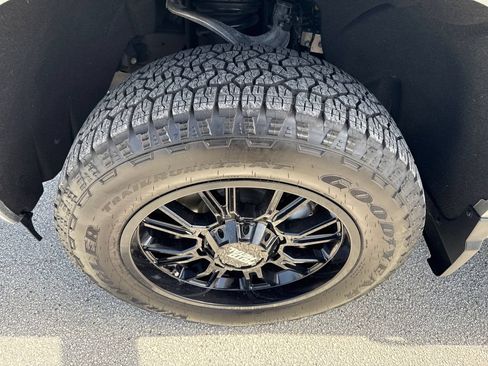 Used 2025 Chevrolet Silverado 1500 LTZ w/ Z71 Off-Road Package AWD/4WD image 11