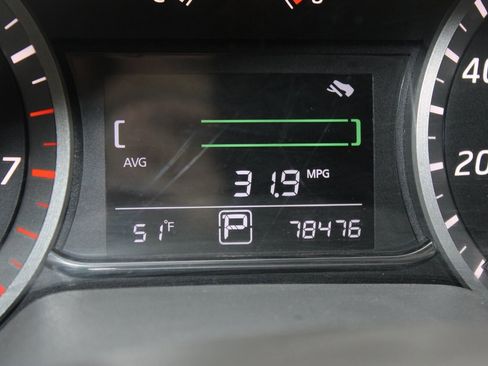 Used 2013 Nissan Sentra SL w/ Leather Pkg image 9