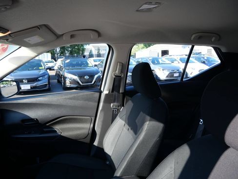 Used 2023 Nissan Kicks S FWD image 11