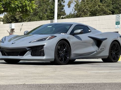 Used 2024 Chevrolet Corvette Z06 w/ Stealth Interior Trim Package RWD image 9