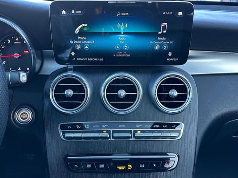Used 2022 Mercedes-Benz GLC 300 4MATIC image 26