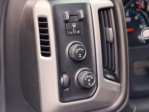 Used 2019 GMC Sierra 1500 SLE w/ SLE Value Package image 8