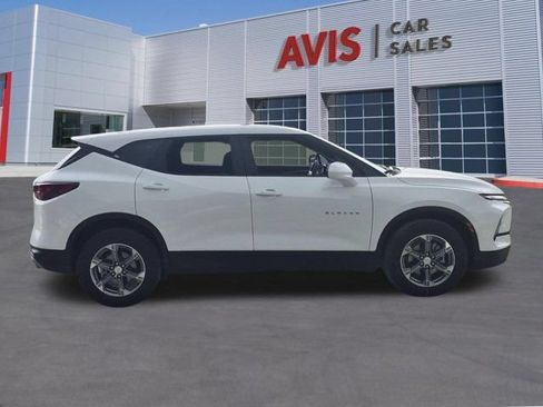 Used 2025 Chevrolet Blazer LT FWD image 5