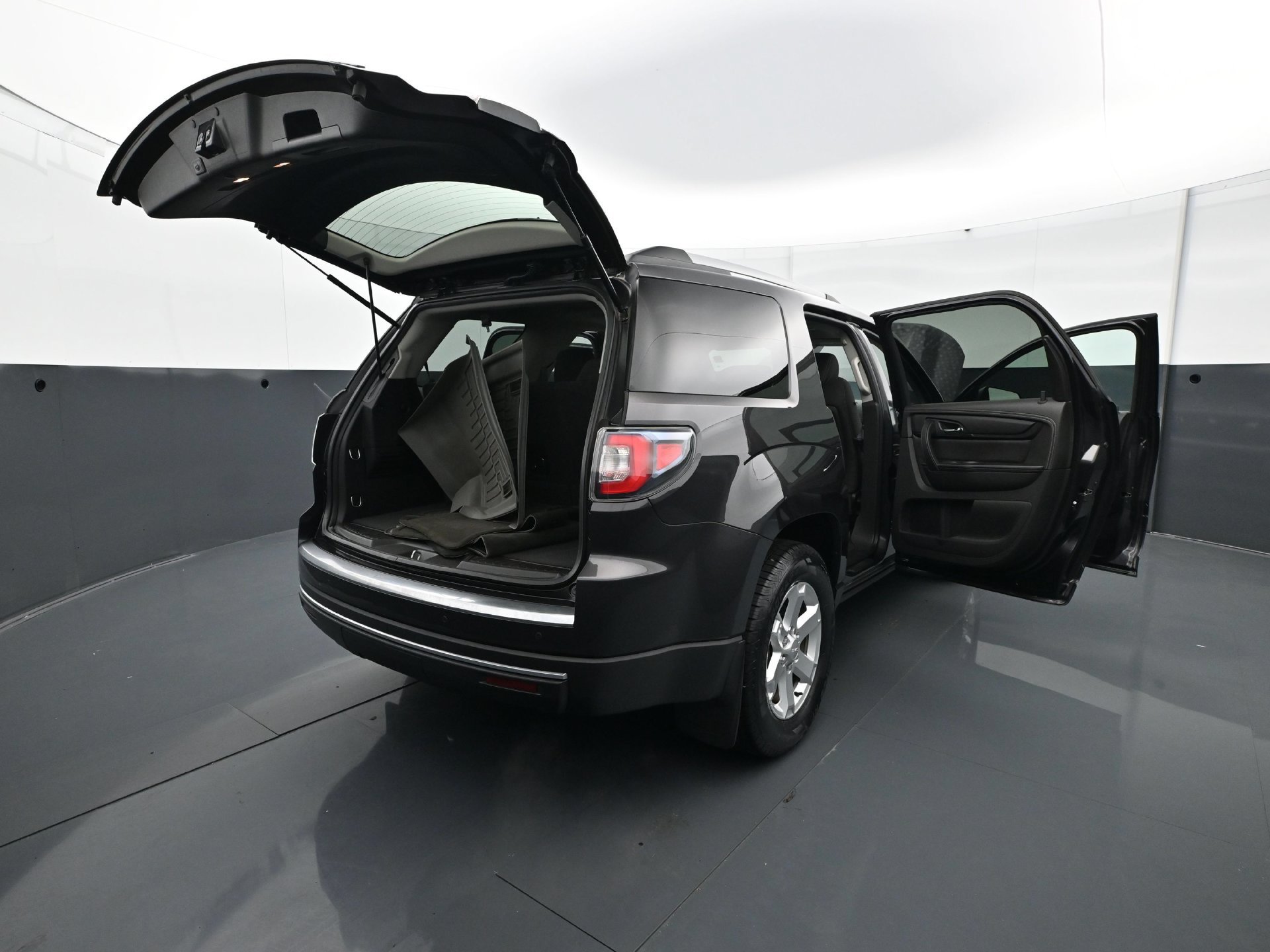 Used 2015 GMC Acadia SLE AWD/4WD image 32